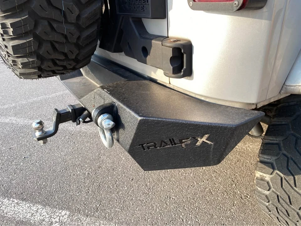 Jeep Wrangler * Sahara JKU* LIFTED* 35 Tires* ЛЕБЕДКА* 6-Speed M, снимка 13 - Автомобили и джипове - 53784367