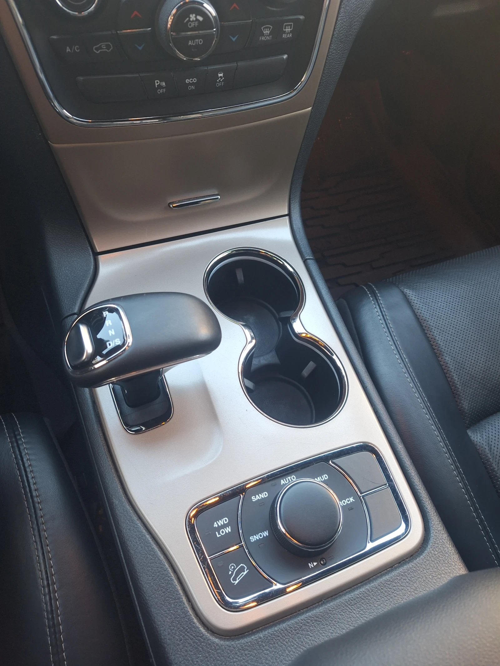 Jeep Grand cherokee Limited, снимка 14 - Автомобили и джипове - 53786230