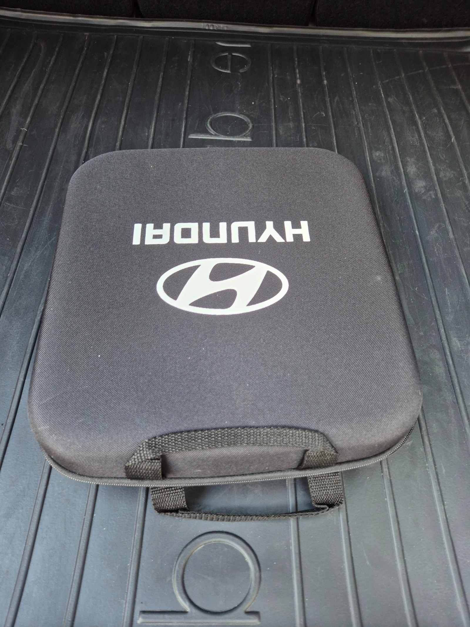 Hyundai Tucson Гаранционен - Luxury - 4x4 , снимка 13 - Автомобили и джипове - 53998815