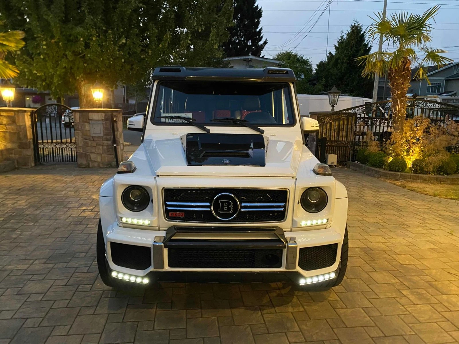 Mercedes-Benz G 63 AMG BRABUS PACK* АвтоКредит* (ЦЕНА ДО БГ), снимка 2 - Автомобили и джипове - 56227762