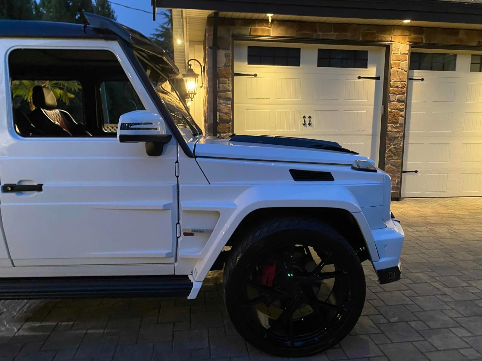 Mercedes-Benz G 63 AMG BRABUS PACK* АвтоКредит* (ЦЕНА ДО БГ), снимка 3 - Автомобили и джипове - 56227762
