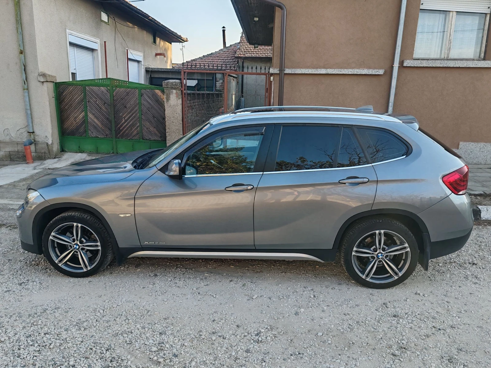 BMW X1, снимка 3 - Автомобили и джипове - 56451133