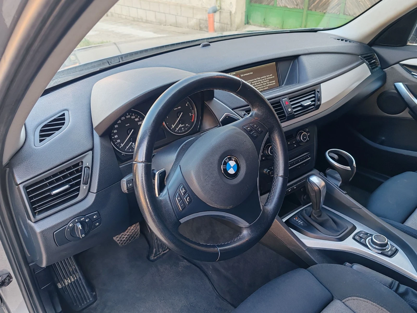 BMW X1, снимка 6 - Автомобили и джипове - 56451133