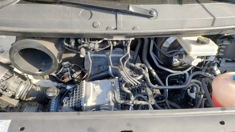 VW Crafter Дълга база перфектно техническо състояние, снимка 12 - Бусове и автобуси - 52848976