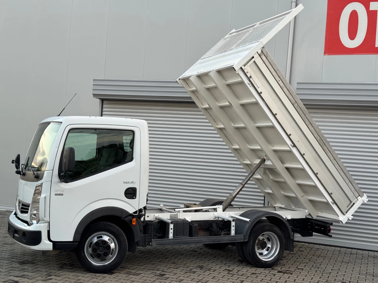 Renault Maxity 3, 0dci 150ps, 101159km., клима, самосвал, N2, ев4, снимка 2 - Бусове и автобуси - 56702598