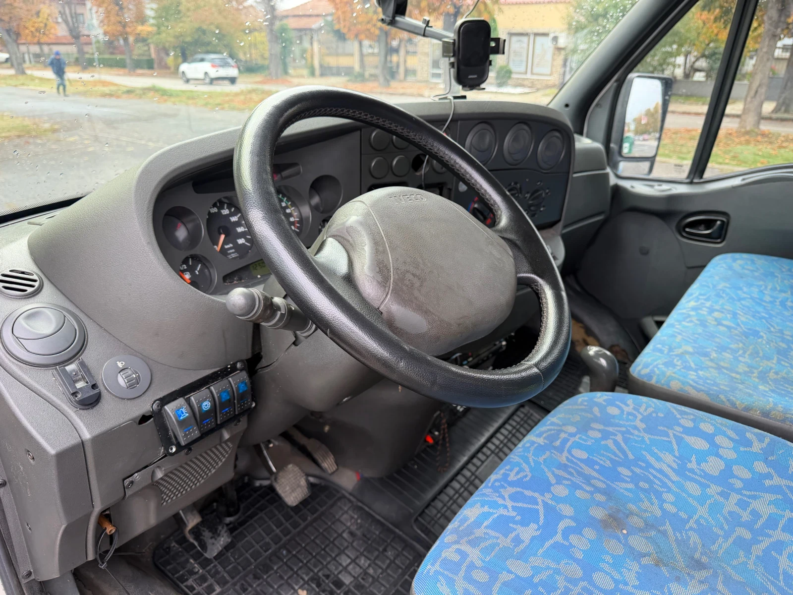 Iveco Daily 40C13 Специален Б категория* Хидравлика* Клима, снимка 11 - Бусове и автобуси - 56746636