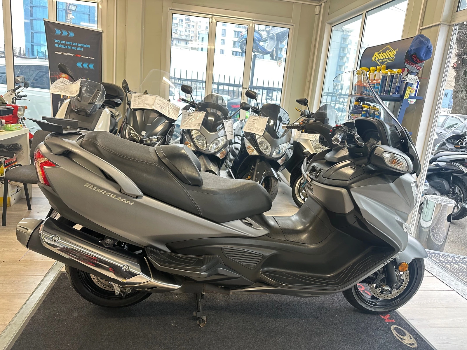 Suzuki Burgman 650i ABS 10.2019г., снимка 16 - Мотоциклети и мототехника - 53903740