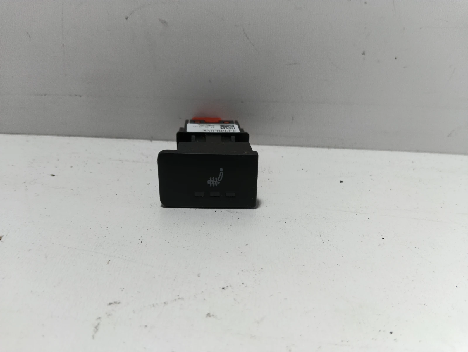 копче подгрев седалка 5E0963105A Skoda Octavia