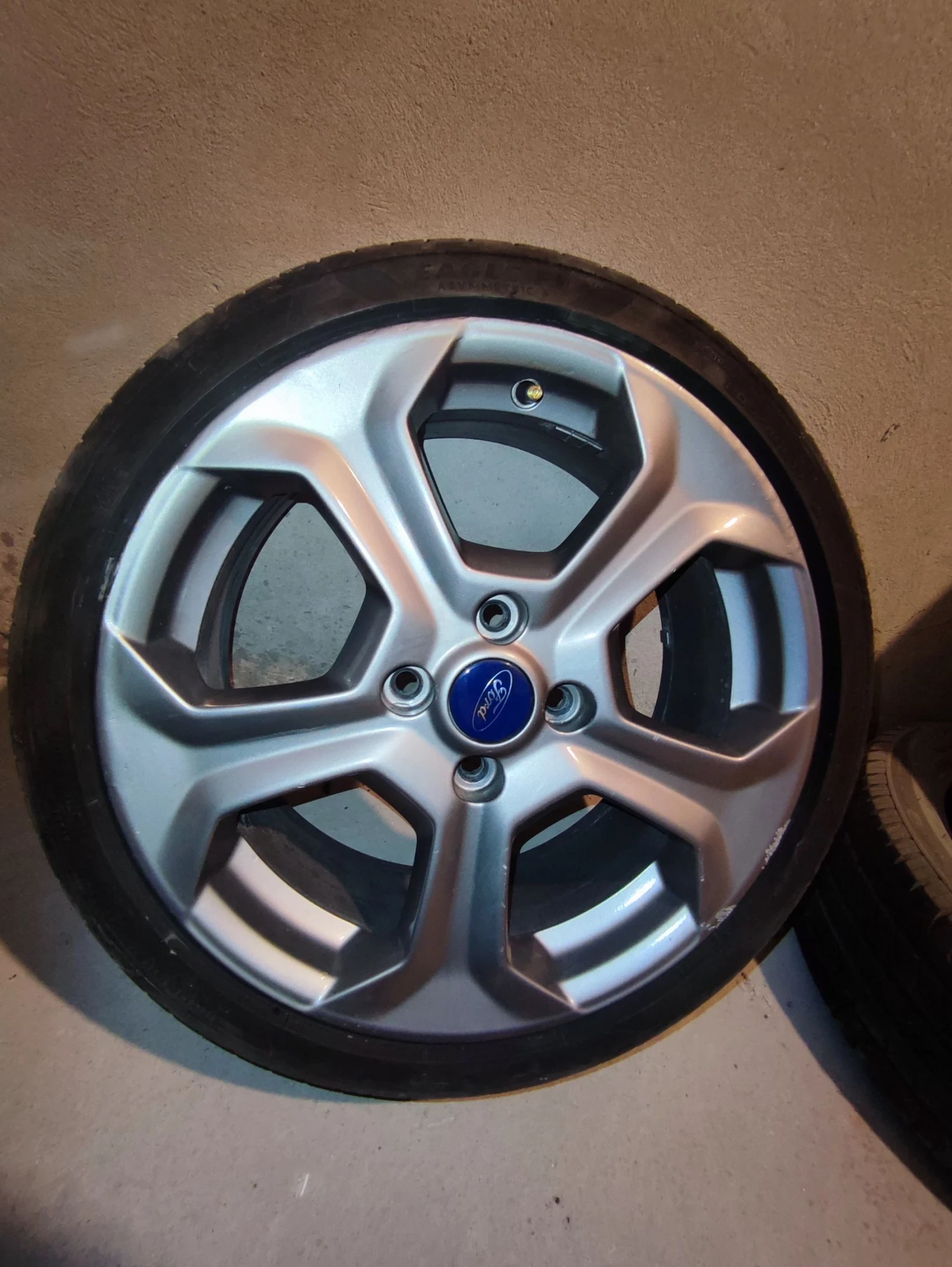    205/40R17  Ford Fiesta | Mobile.bg   5