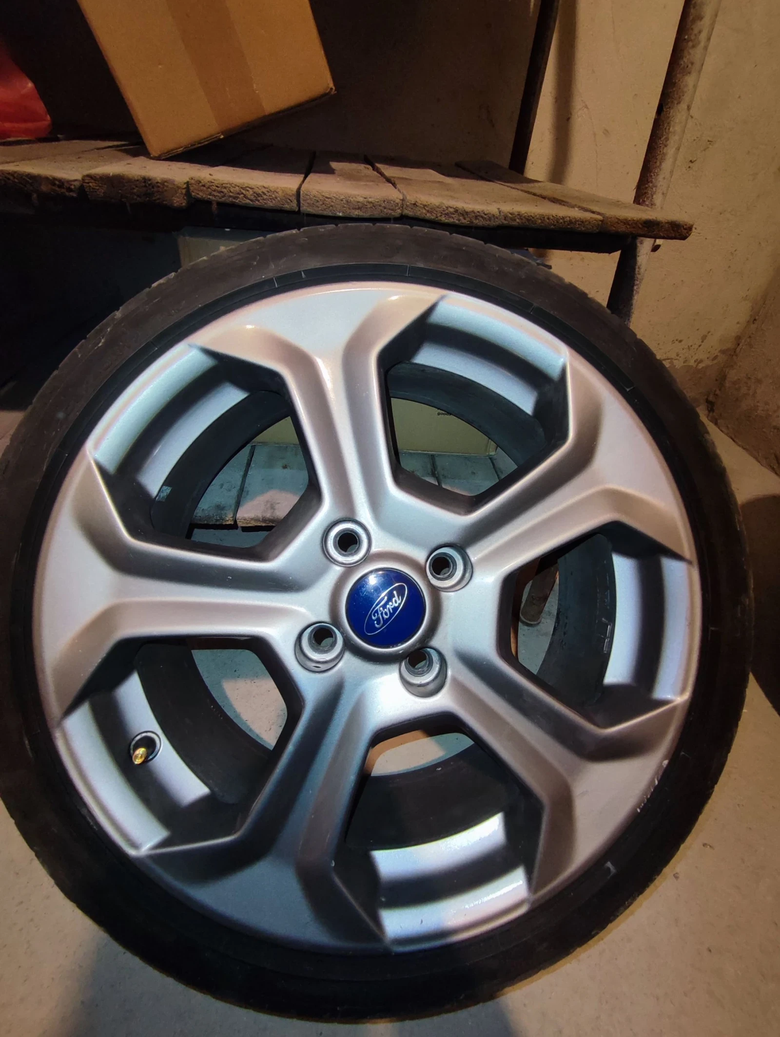    205/40R17  Ford Fiesta | Mobile.bg   2