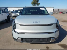 Kia EV9 Wind, снимка 12