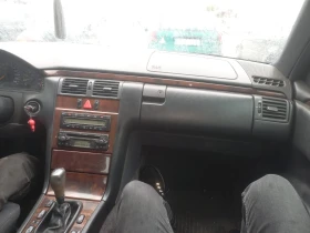 Mercedes-Benz E 200, снимка 6