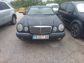 Mercedes-Benz E 200, снимка 10