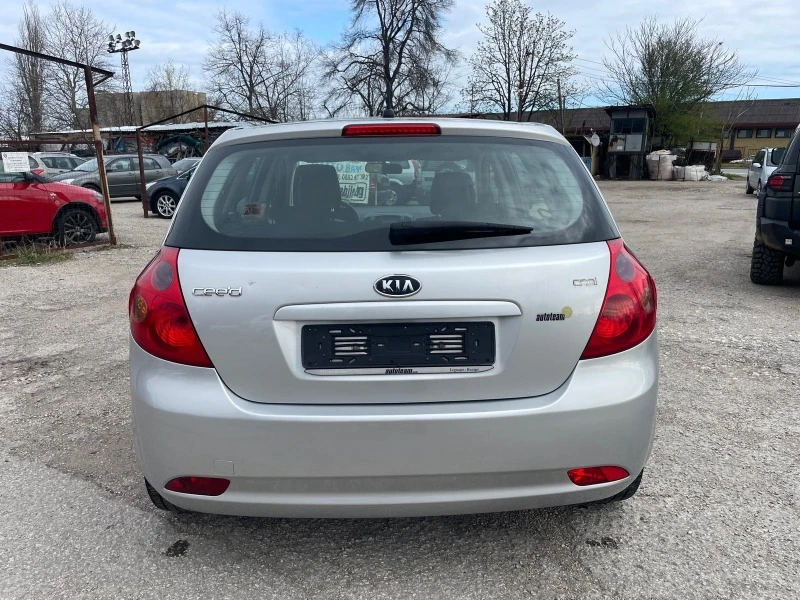 Kia Ceed 1.6 CRDI, снимка 7 - Автомобили и джипове - 40245866