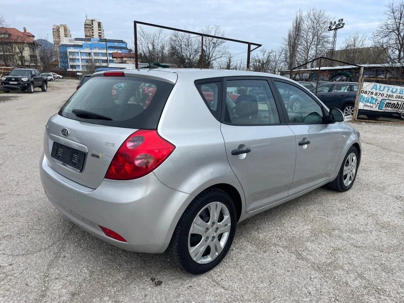 Kia Ceed 1.6 CRDI, снимка 8 - Автомобили и джипове - 40245866