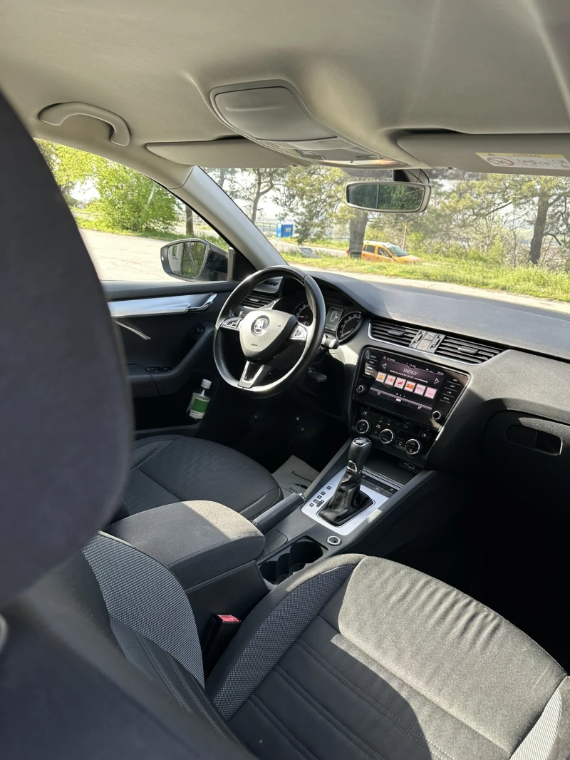 Skoda Octavia DSG 4x4, снимка 10 - Автомобили и джипове - 49963959