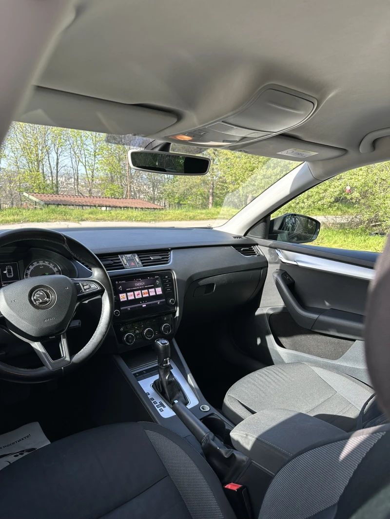 Skoda Octavia DSG 4x4, снимка 9 - Автомобили и джипове - 49963959