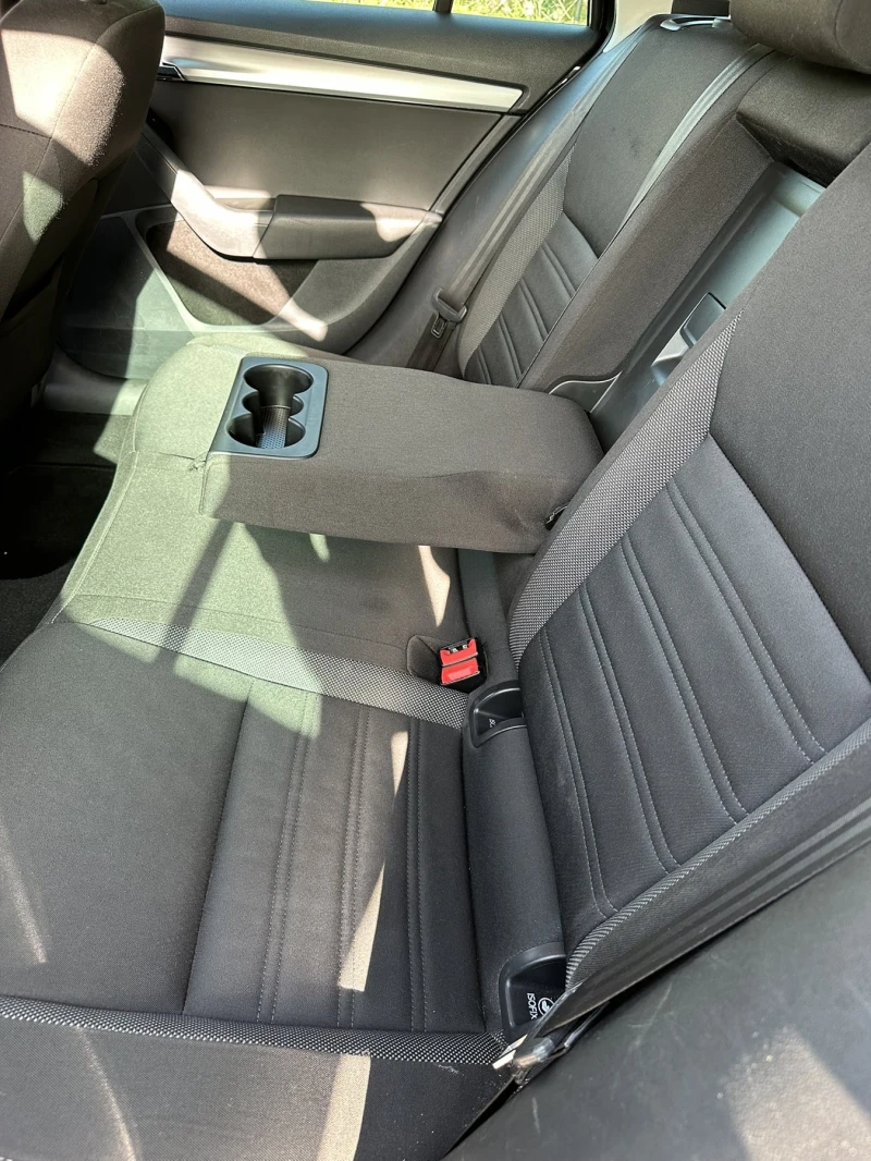 Skoda Octavia DSG 4x4, снимка 8 - Автомобили и джипове - 49963959