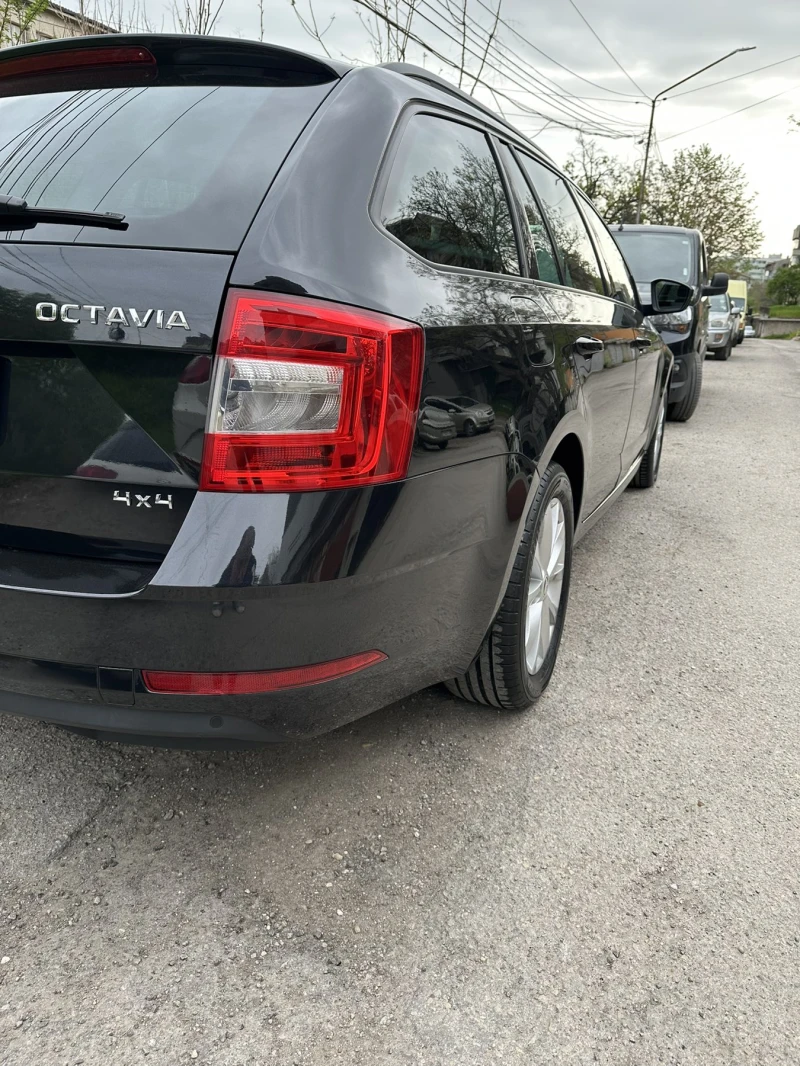 Skoda Octavia DSG 4x4, снимка 4 - Автомобили и джипове - 49963959