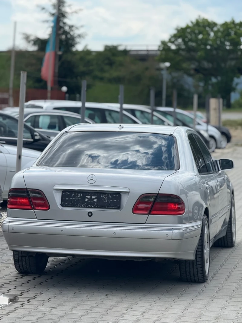 Mercedes-Benz E 320 Нов внос* Перфектна* Напълно обслужена* Топ* , снимка 8 - Автомобили и джипове - 50465942