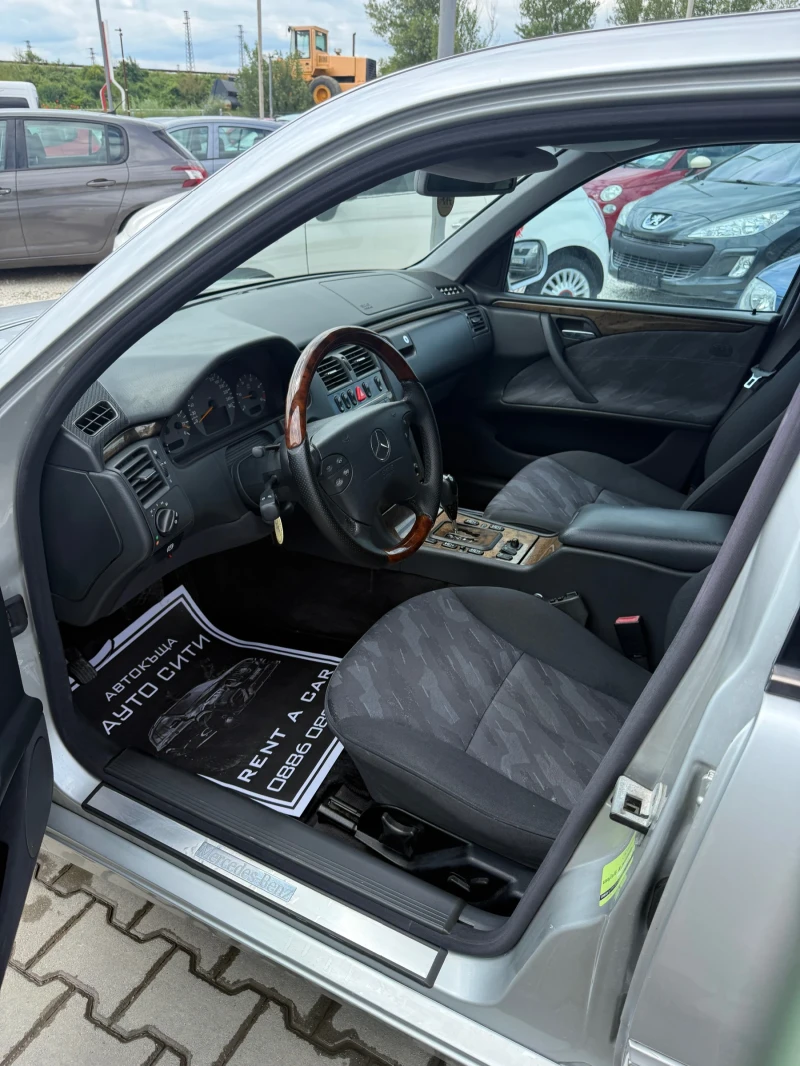 Mercedes-Benz E 320 Нов внос* Перфектна* Напълно обслужена* Топ* , снимка 12 - Автомобили и джипове - 50465942