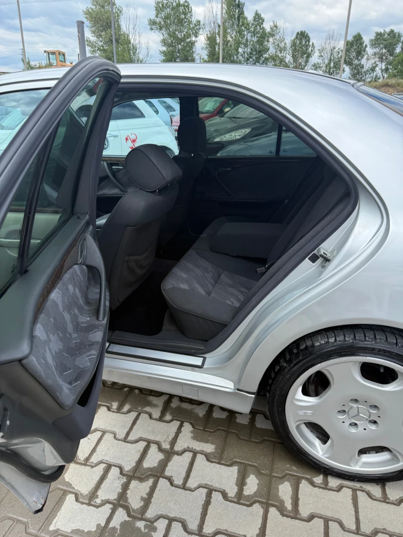 Mercedes-Benz E 320 Нов внос* Перфектна* Напълно обслужена* Топ* , снимка 11 - Автомобили и джипове - 50465942