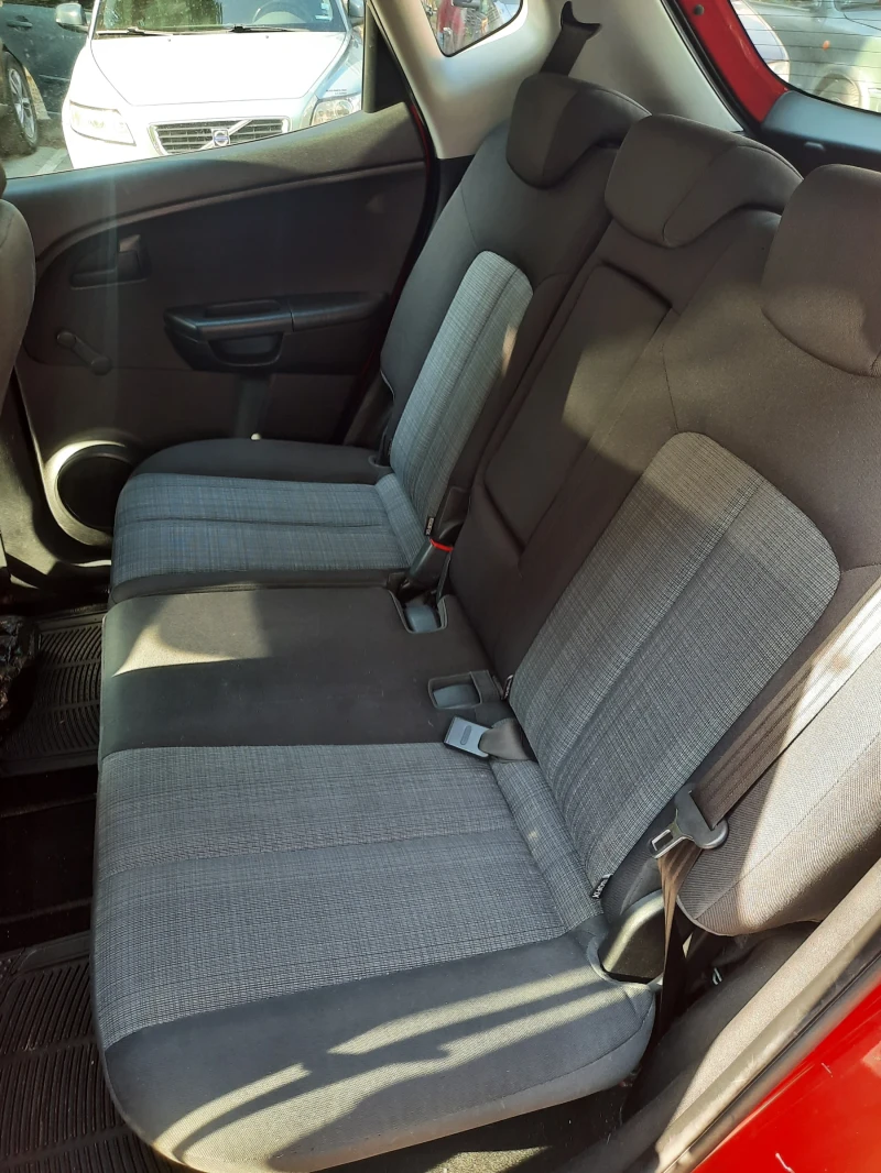 Kia Venga 1.4 LPG, снимка 4 - Автомобили и джипове - 52505529