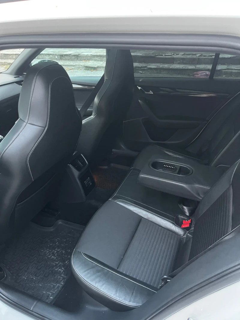 Skoda Octavia 2.0 VRS, снимка 9 - Автомобили и джипове - 51915614