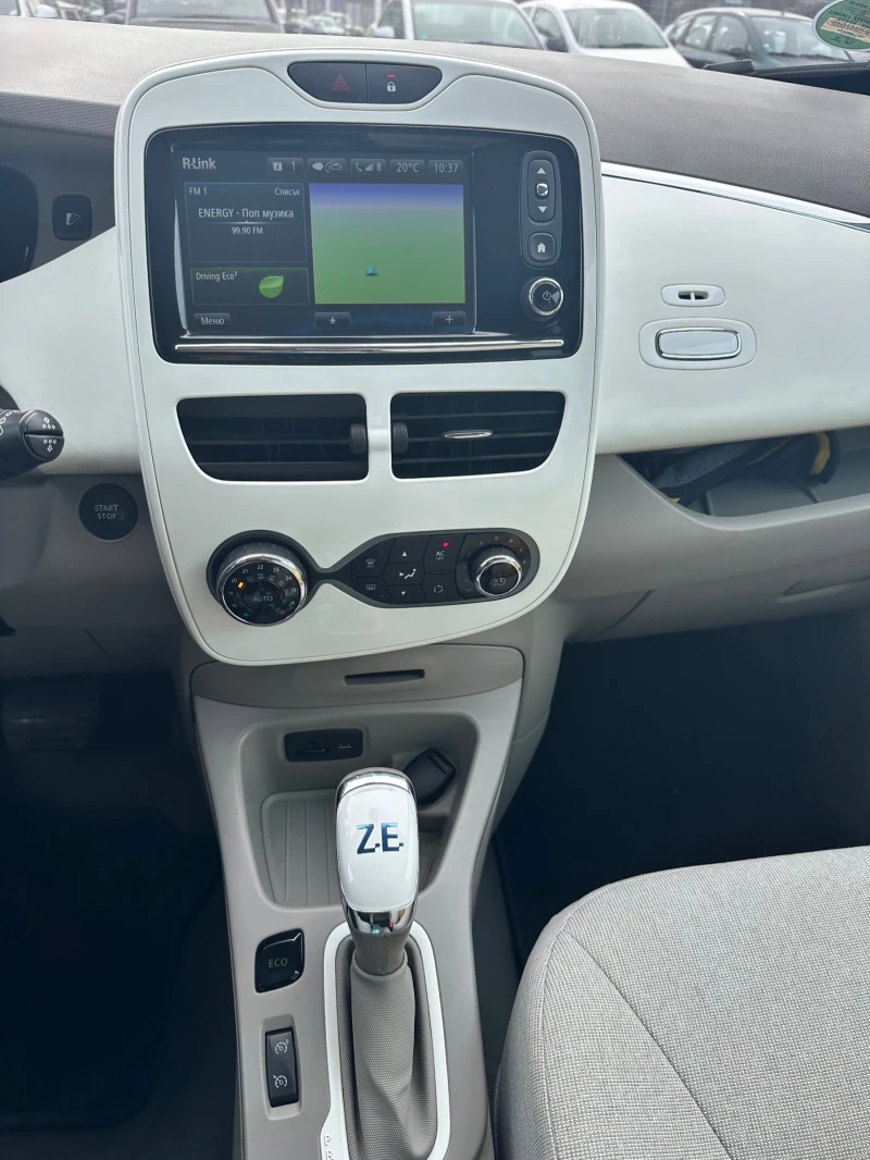 Renault Zoe 22kwh, снимка 9 - Автомобили и джипове - 52335996