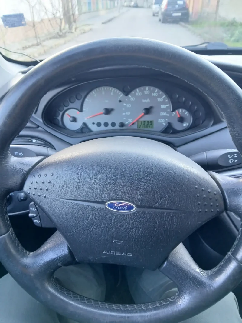 Ford Focus 1.4 75PS Ztech, снимка 8 - Автомобили и джипове - 52943162