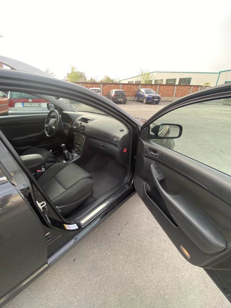 Toyota Avensis 2.0 vvti, снимка 7 - Автомобили и джипове - 53452694