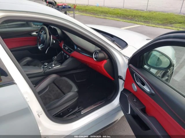 Alfa Romeo Giulia Quadrifoglio  - изображение 10