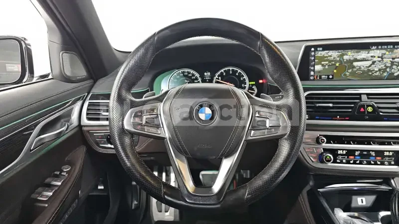 BMW 740 ОБДУХВАНЕ| HEAD-UP| TV| ВКЛ. ТЕХНОТЕСТ, снимка 7 - Автомобили и джипове - 54401013