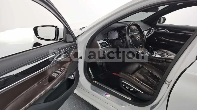 BMW 740 ОБДУХВАНЕ| HEAD-UP| TV| ВКЛ. ТЕХНОТЕСТ, снимка 8 - Автомобили и джипове - 54401013