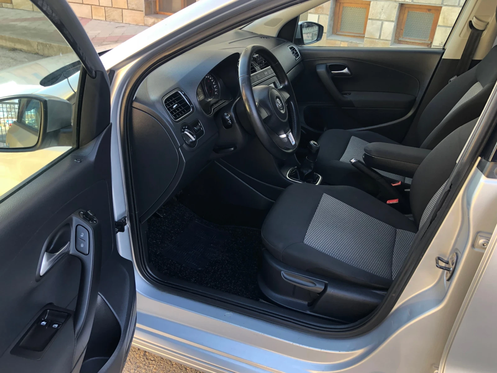 VW Polo 1.2TDI NAVI EURO 5 - изображение 8