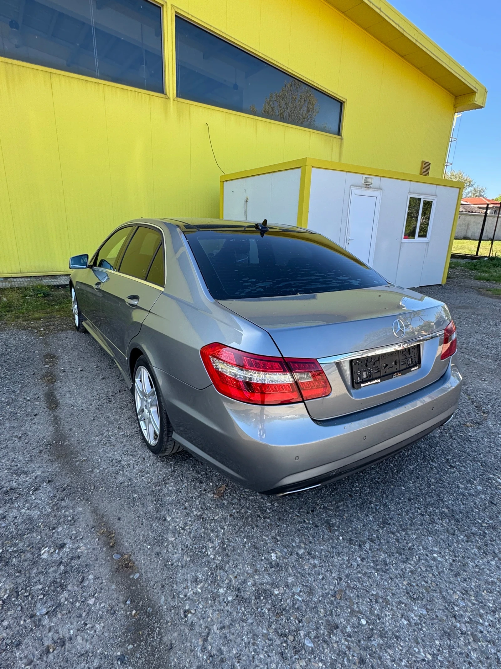 Mercedes-Benz E 350  - изображение 6