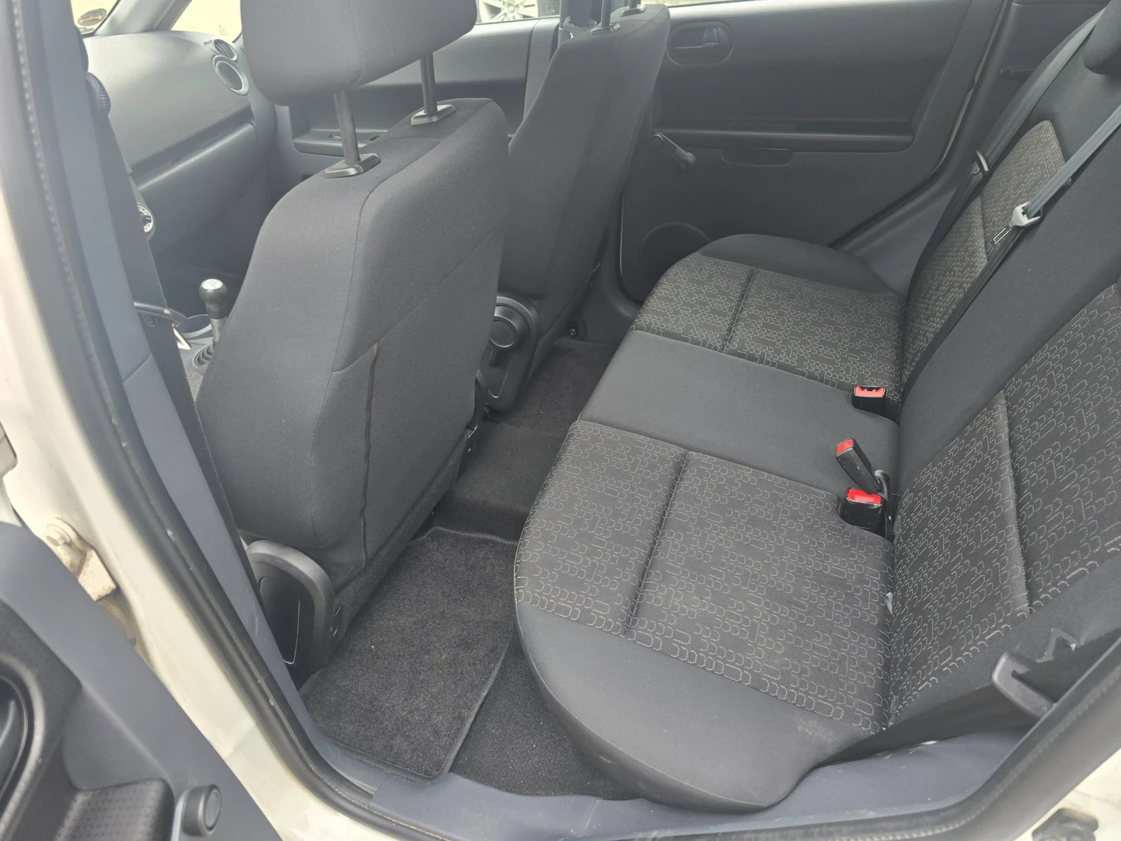 Mitsubishi Colt 1.3i КЛИМА НОВИ ГУМИ ТОП СЪСТОЯНИЕ  - изображение 10