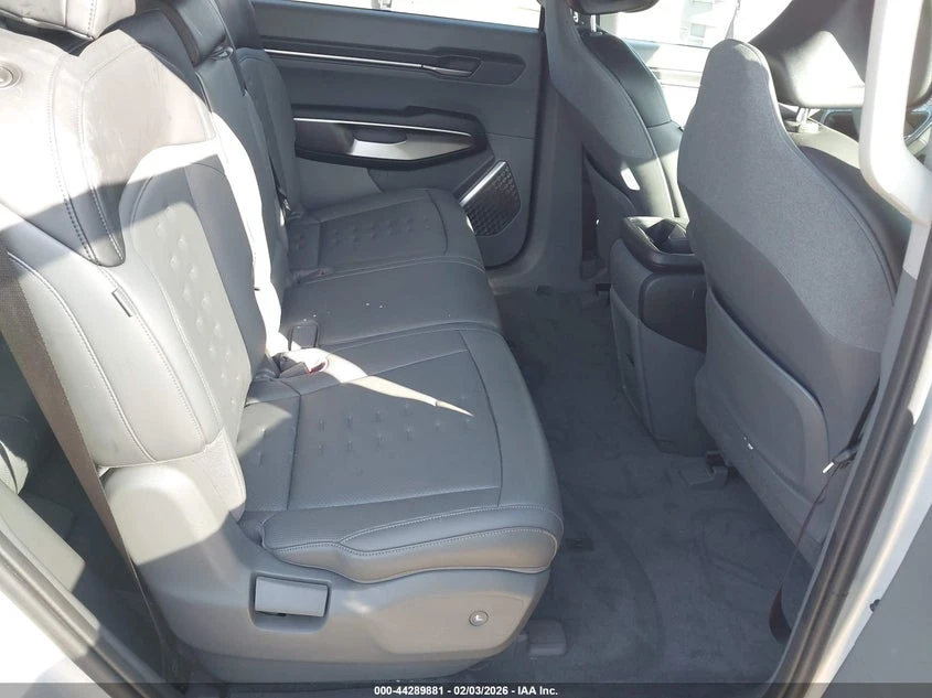 Kia EV9 Wind, снимка 8 - Автомобили и джипове - 54029537