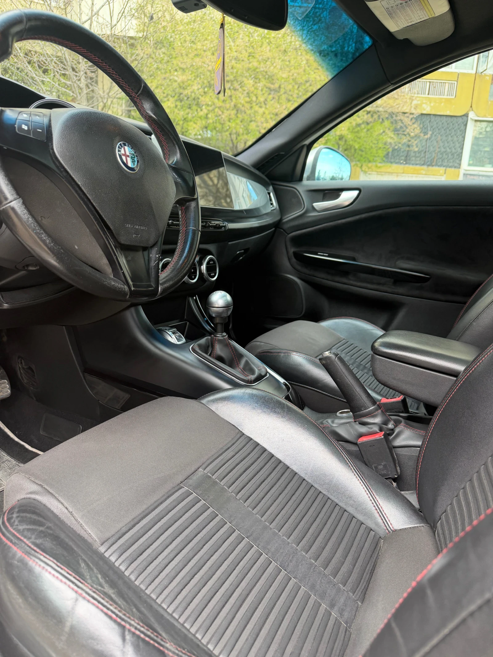 Alfa Romeo Giulietta 1.4 Turbo , снимка 16 - Автомобили и джипове - 54173773