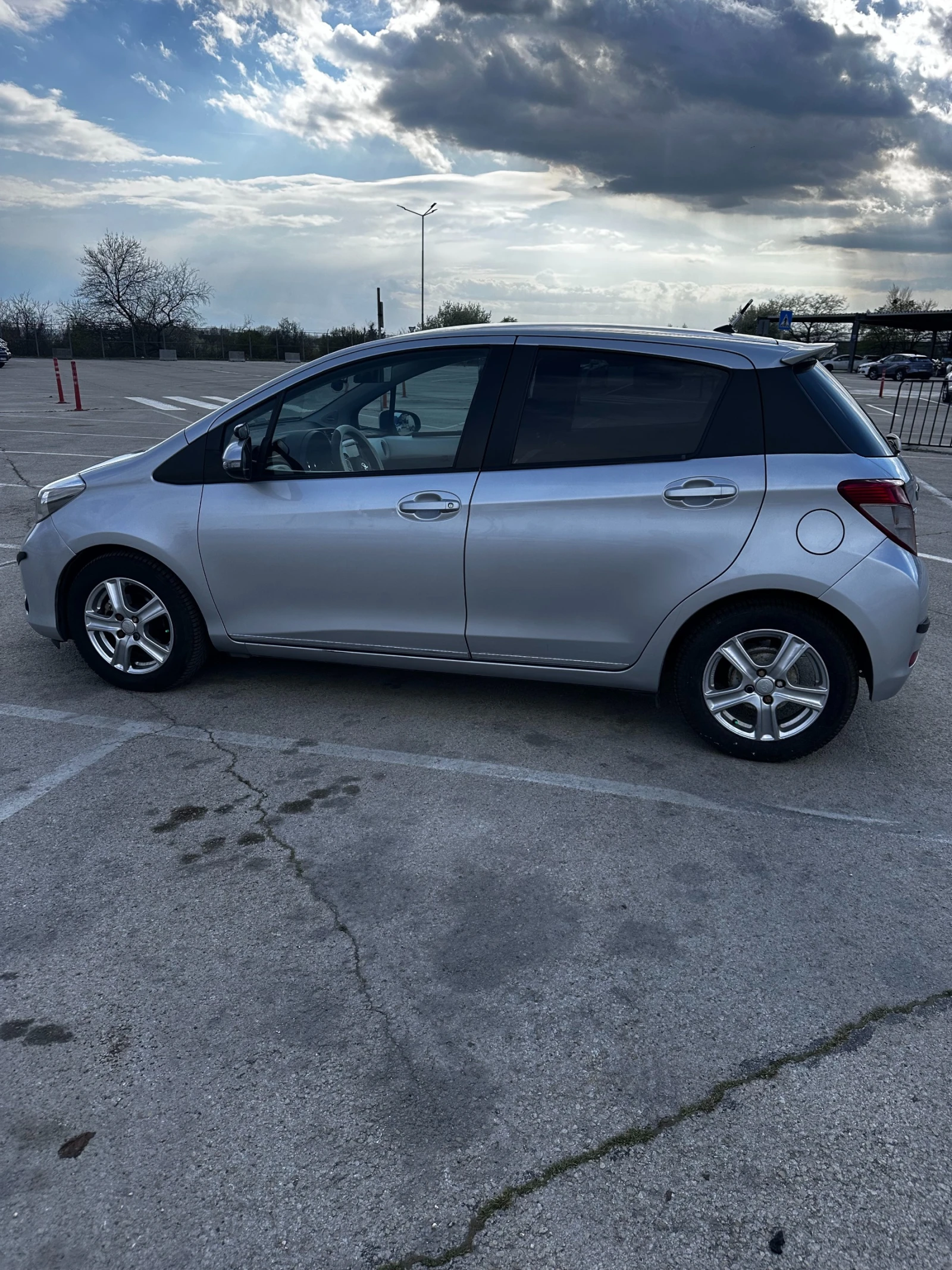 Toyota Yaris, снимка 2 - Автомобили и джипове - 54320992