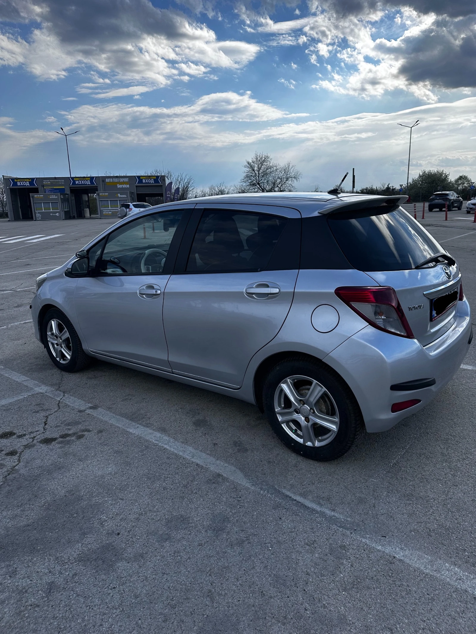 Toyota Yaris, снимка 5 - Автомобили и джипове - 54320992