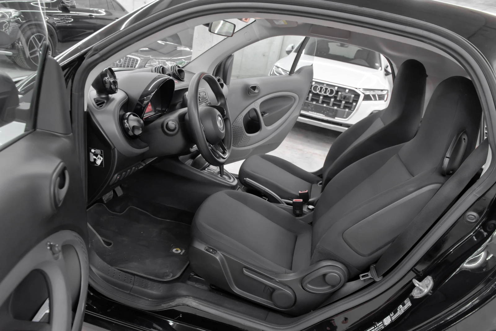 Smart Fortwo EV, снимка 10 - Автомобили и джипове - 54853095