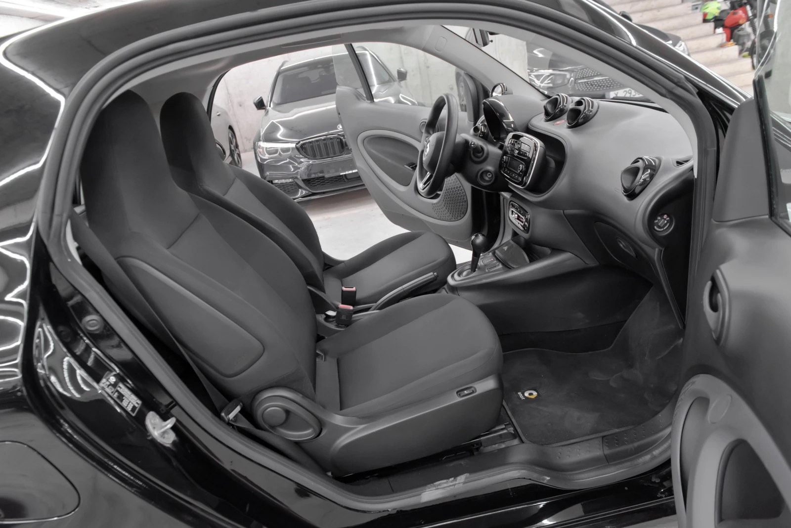 Smart Fortwo EV, снимка 9 - Автомобили и джипове - 54853095