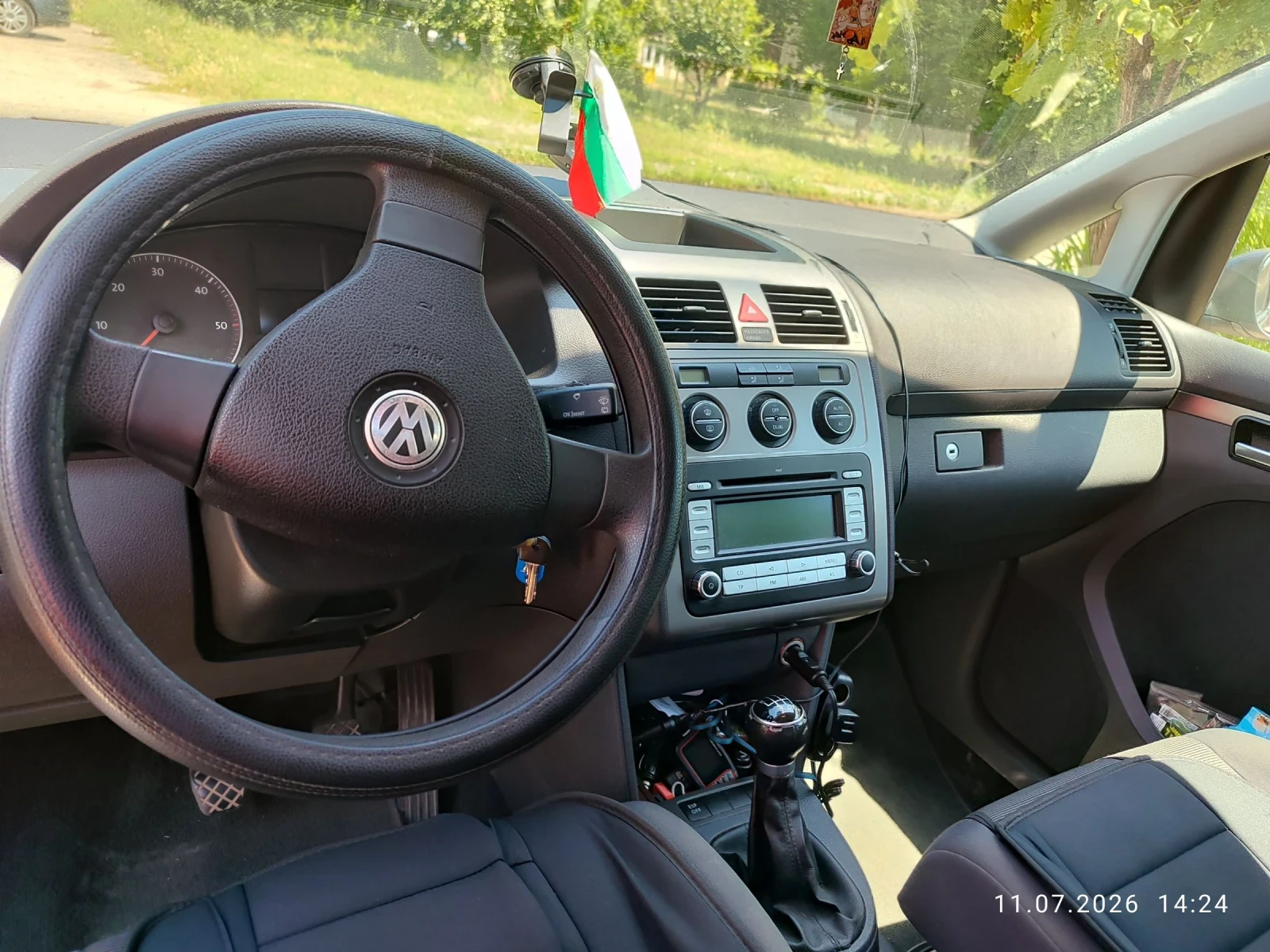 VW Touran TDI, снимка 6 - Автомобили и джипове - 55243636