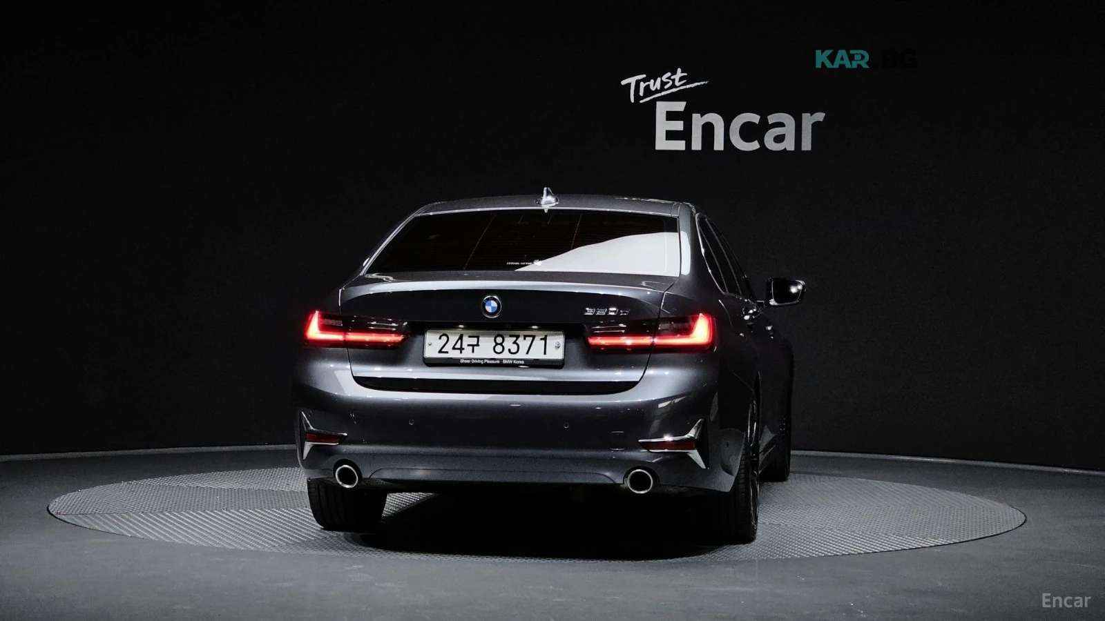 BMW 320 ПАМЕТ* КАМЕРА* HEADUP* ПАНО* 4 ПОДГРЕВА, снимка 4 - Автомобили и джипове - 55791300