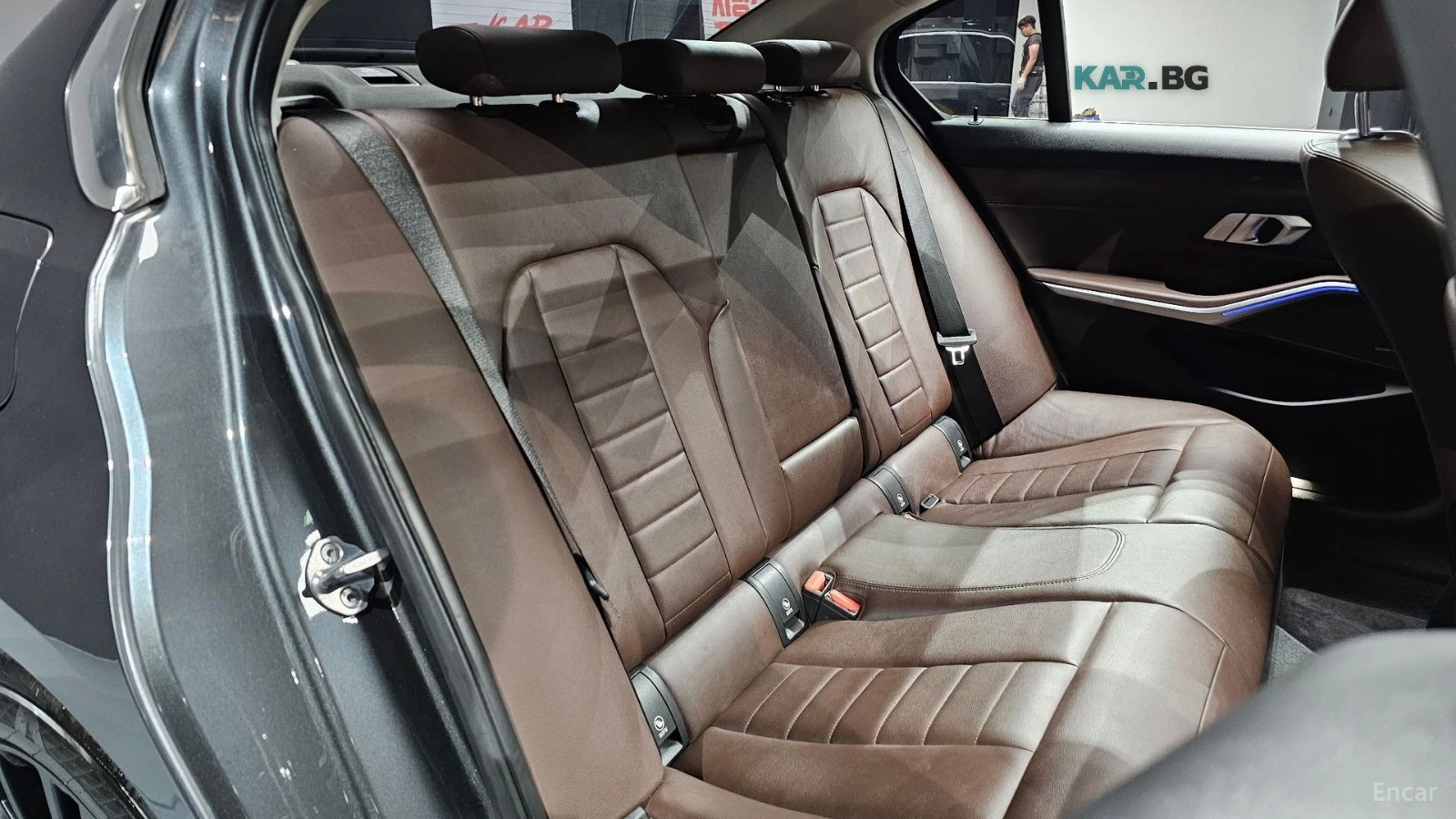 BMW 320 ПАМЕТ* КАМЕРА* HEADUP* ПАНО* 4 ПОДГРЕВА, снимка 11 - Автомобили и джипове - 55791300