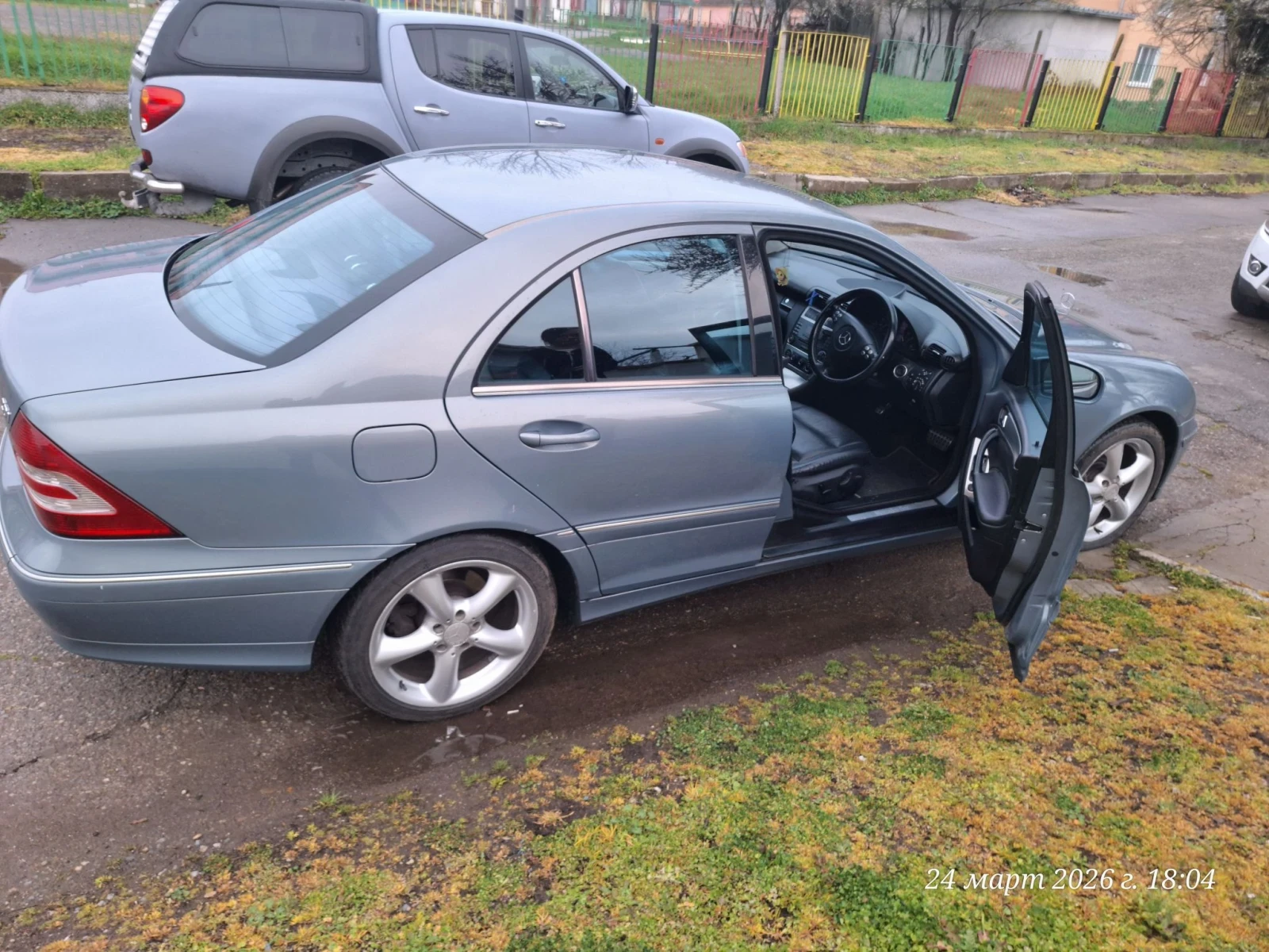 Mercedes-Benz C 220 2.2, снимка 3 - Автомобили и джипове - 55896874