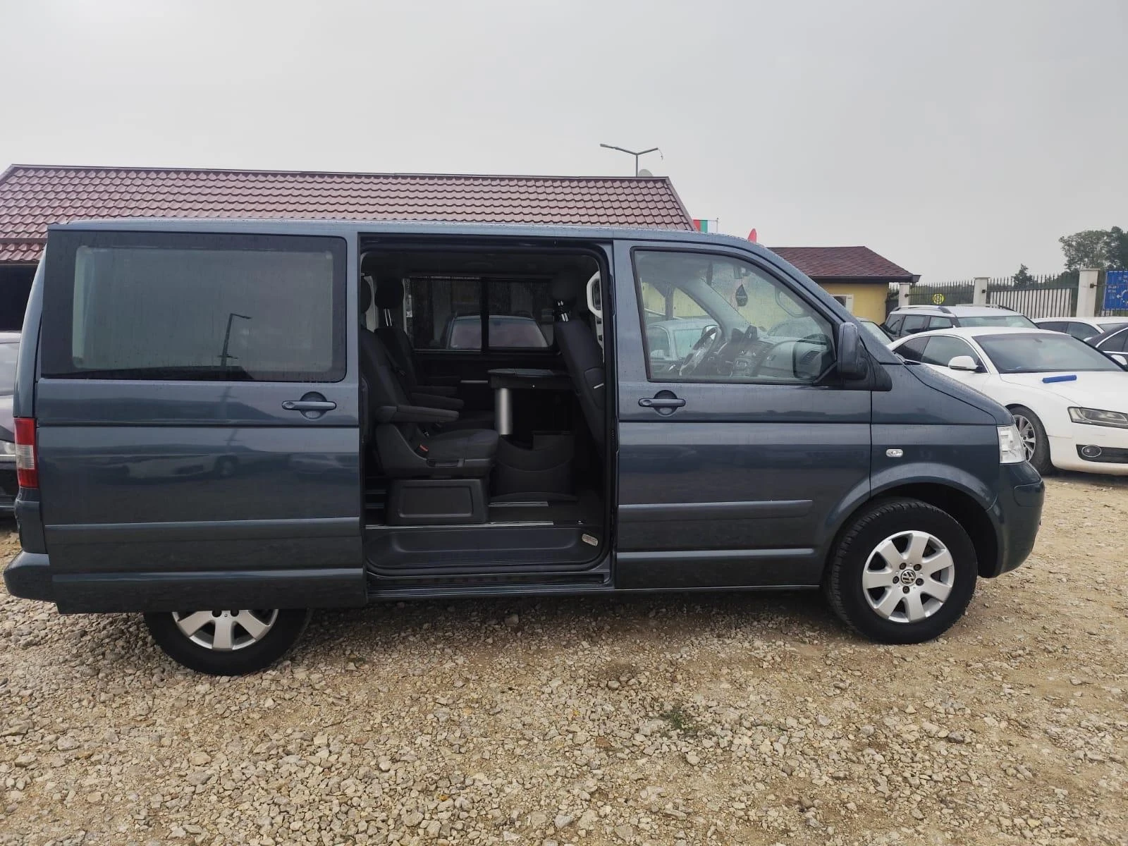 VW Multivan 2.5 131 ks., снимка 7 - Автомобили и джипове - 55905411