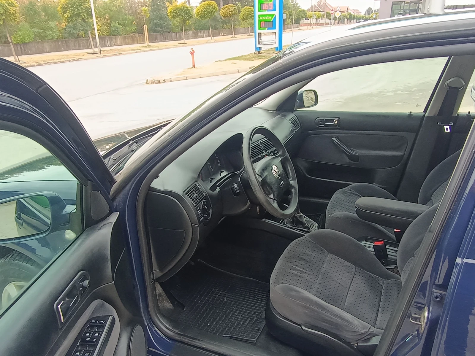VW Golf 1.9 TDI 90 k.s, снимка 9 - Автомобили и джипове - 56354026