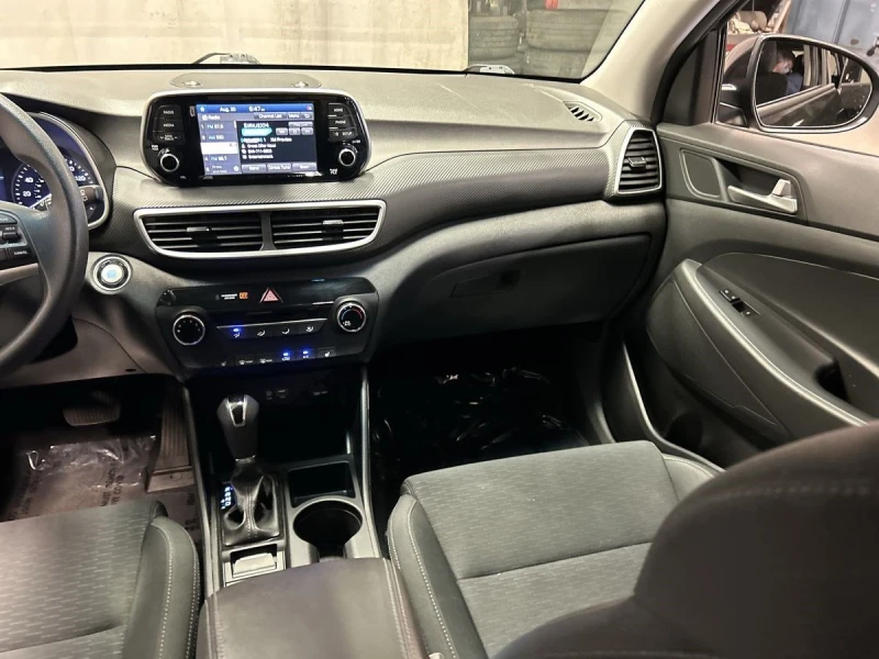 Hyundai Tucson, снимка 8 - Автомобили и джипове - 47437340